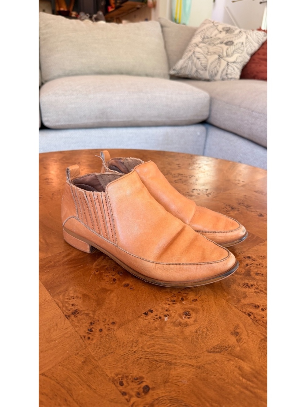 Kelsi Dagger Tan Leather Chelsea Booties Size 6.5